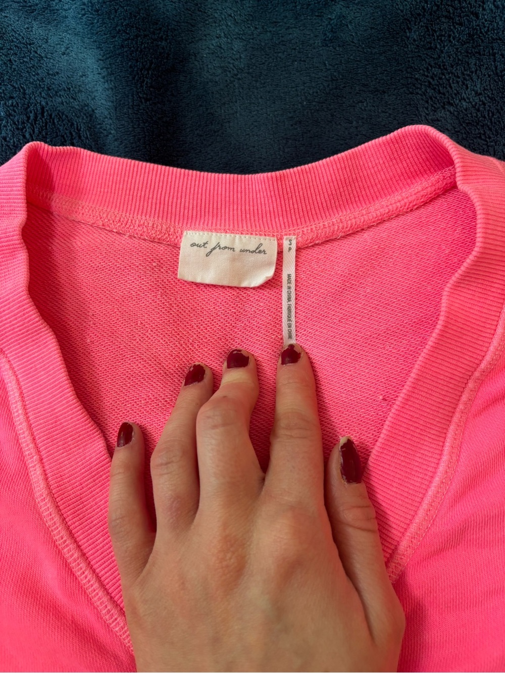 Out From Under Neon Pink Cropped V-Neck Sweatshirt Top Size Small - Picture 4 of 8